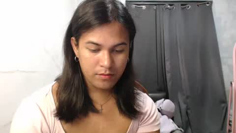 Snapshot of blackpinayts chatting on 12.01.25 Ellez online show from 12.01.25