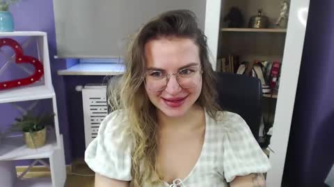 Z O E Y online show from 12.17.24