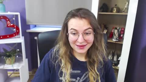 Z O E Y online show from 12.19.24