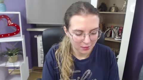 Z O E Y online show from 12.20.24