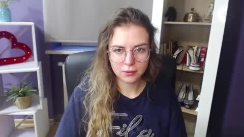 Z O E Y online show from 01.06.25