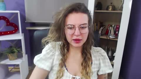 Z O E Y online show from 01.08.25