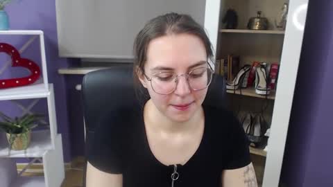 Z O E Y online show from 01.14.25