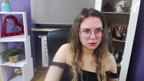 Z O E Y online show from 02.12.25