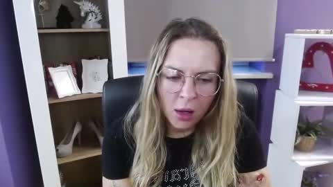 Z O E Y online show from 10.03.25