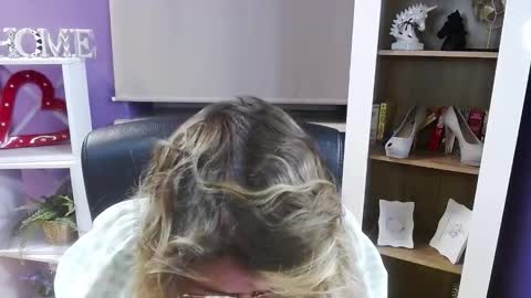 Z O E Y online show from 01.06.26