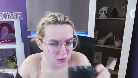 Z O E Y online show from 03.05.26