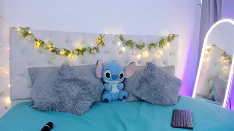 Snapshot of blair_queen chatting on 11.04.25 online show from 11.04.25