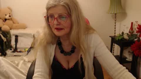 Snapshot of blairfort chatting on 01.08.25 blairfort online show from 01.08.25