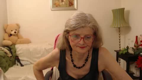 Snapshot of blairfort chatting on 01.09.25 blairfort online show from 01.09.25