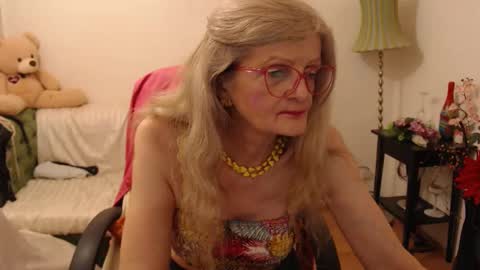 Snapshot of blairfort chatting on 02.05.25 blairfort online show from 02.05.25