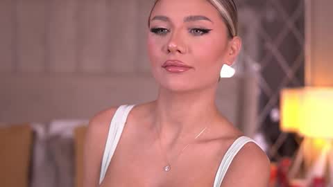 Snapshot of blairsanders chatting on 10.29.25 BlairSanders online show from 10.29.25