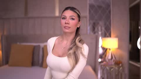 Snapshot of blairsanders chatting on 11.10.25 BlairSanders online show from 11.10.25