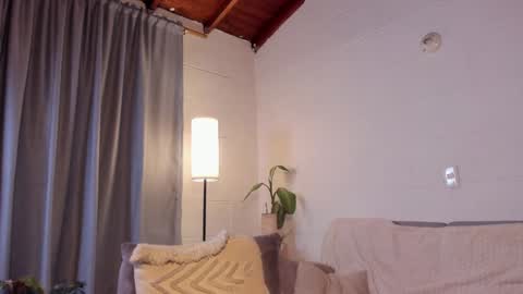 Blake Levi  Independent Model online show from 12.21.24