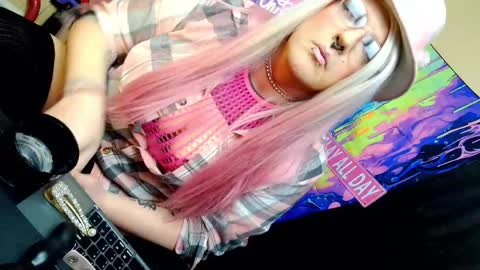 Snapshot of blakelytgirl chatting on 05.20.26 Blakely Morningstar online show from 05.20.26