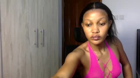 Snapshot of blaxbird chatting on 04.07.26 Hot ronn online show from 04.07.26