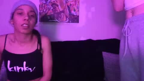 2girls1blunt online show from 01.30.25