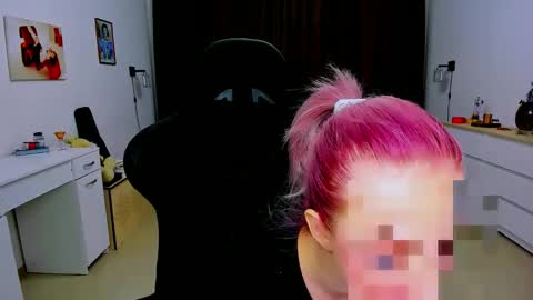 Nicole online show from 12.05.24