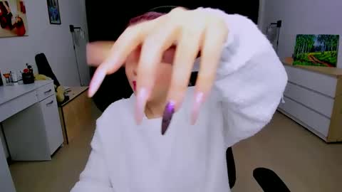 Nicole online show from 12.17.24