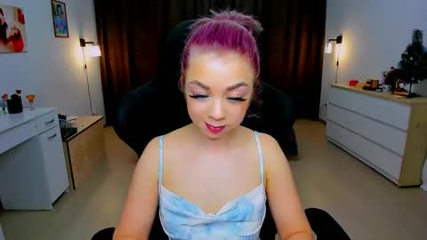 Nicole online show from 01.03.25