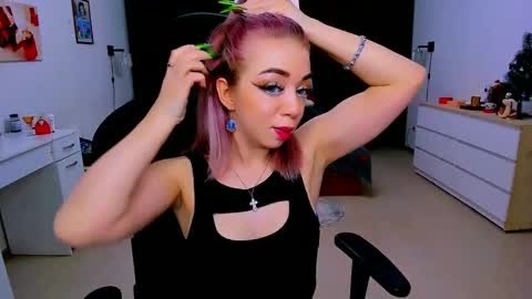 Nicole online show from 01.14.25