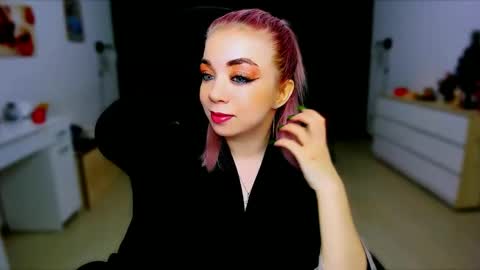 Nicole online show from 01.17.25