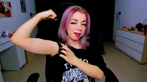 Nicole online show from 01.20.25