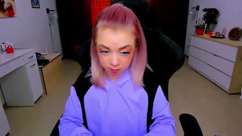 Nicole online show from 01.23.25