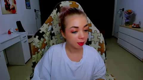 Nicole online show from 02.08.25