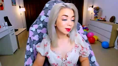 Nicole online show from 02.13.25