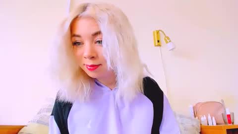 Nicole online show from 02.22.25