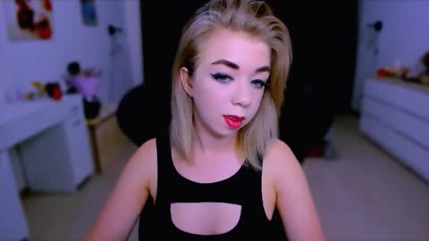 Nicole online show from 09.27.25