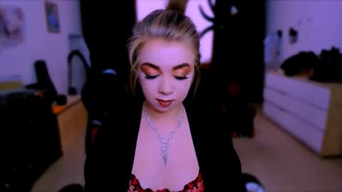 Nicole online show from 11.05.25