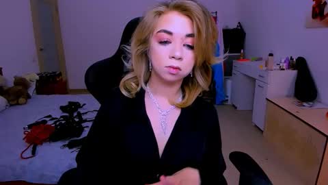 Nicole online show from 02.05.26