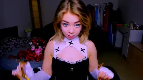 Nicole online show from 02.12.26