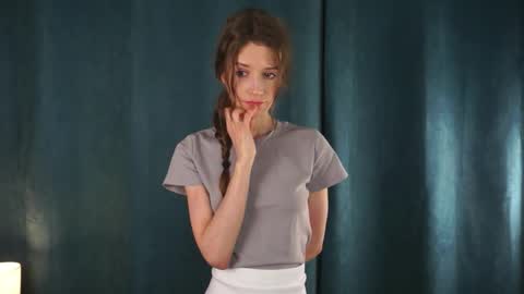 Snapshot of blissemily_ chatting on 12.19.25 Emily online show from 12.19.25