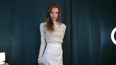 Snapshot of blissemily_ chatting on 12.20.25 Emily online show from 12.20.25