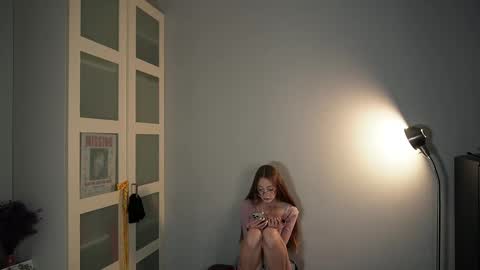  LiLy online show from 09.17.25