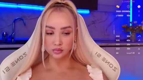 Snapshot of blond_diamond chatting on 07.09.26 Lana online show from 07.09.26