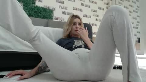 blonddaiana23 online show from 02.15.25