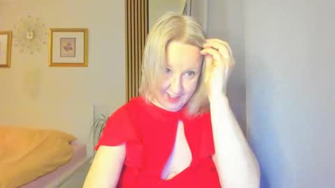 Snapshot of blonde_angel20 chatting on 02.06.25 Nicole online show from 02.06.25