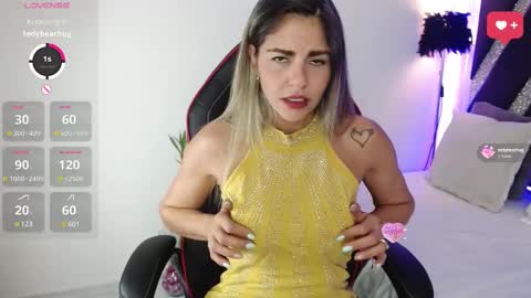 Snapshot of blonde_cat1515 chatting on 03.10.25 alejandra online show from 03.10.25