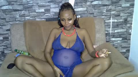 Snapshot of blonde_creamy chatting on 06.20.26 blonde_creamy online show from 06.20.26
