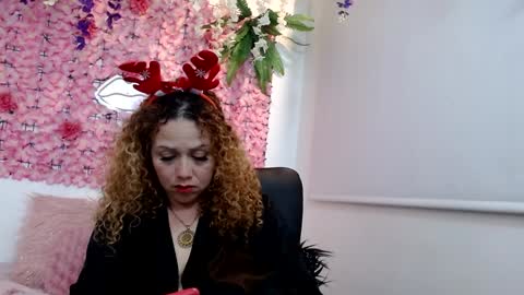 Snapshot of blonde_squirt_ chatting on 12.18.24 blonde_squirt_ online show from 12.18.24