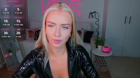 Nessa online show from 08.04.26