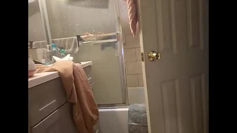 Gia  online show from 01.05.25