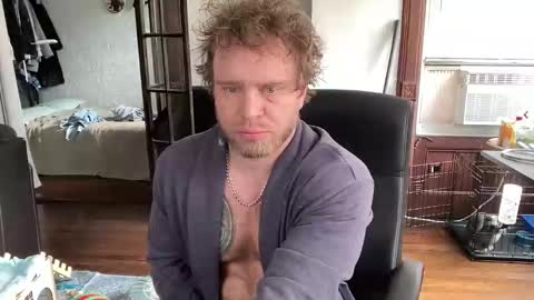 blondebluebear online show from 11.16.25