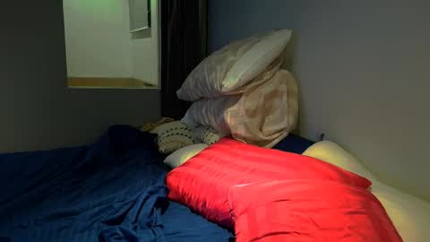 blondedolltia online show from 11.18.25