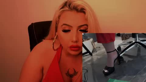 Snapshot of blondedolltia chatting on 07.09.26 blondedolltia online show from 07.09.26