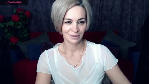 Snapshot of blondemommy_77 chatting on 01.04.25 Lola online show from 01.04.25